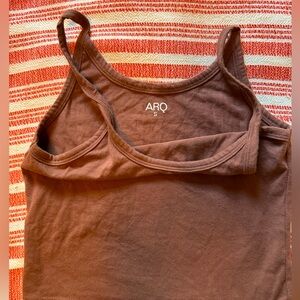 ARQ cropped tank in Spice, sz Small